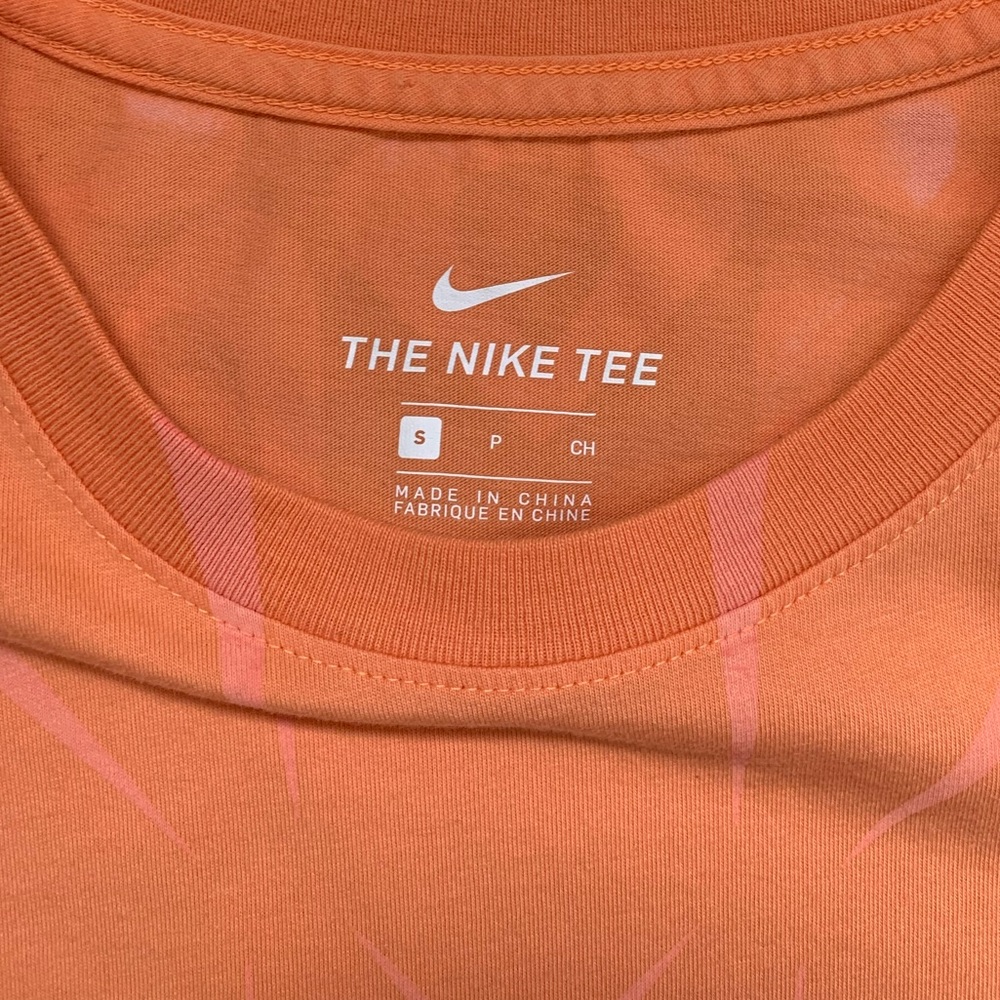👽Nike The Swoosh is Out There  Reflective Hologram Alien👽Head Tee Shirt Size-S - Picture 6 of 11